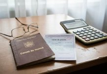 Ce pensie poți primi dacă ai doar 15 ani de vechime în muncă Documente legate de pensie și vechimea în muncă, imagine ilustrativă pentru calculul pensiei la 15 ani