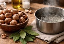 Nuci și foi de dafin folosite într-un preparat tradițional pentru îngrijirea părului