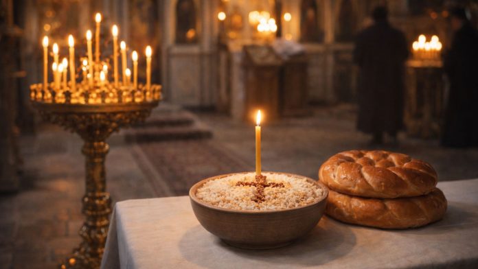 Lumânări aprinse și colivă la biserică, simboluri ale pomenirii de Moșii de Iarnă
