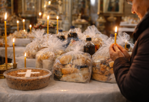 Nu da pomană până nu pomenești numele mortului: greșeala care face ca darul să rămână fără rost Pomană oferită cu lumânare aprinsă și pomenirea numelui celui adormit