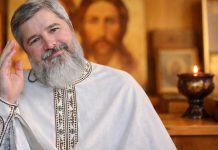 Părinte în biserică oferind sfaturi despre educația copiilor și limitele în familie