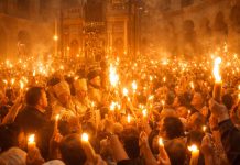 Lumina Sfântă de Paște adusă de la Ierusalim în România