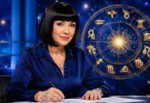 Simboluri zodiacale într-o atmosferă astrologică elegantă