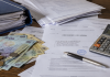 Românii care pot primi bani în plus pe lângă șomaj timp de doi ani. Cine beneficiază de acest ajutor de la stat documente de șomaj și bani primiți de la stat