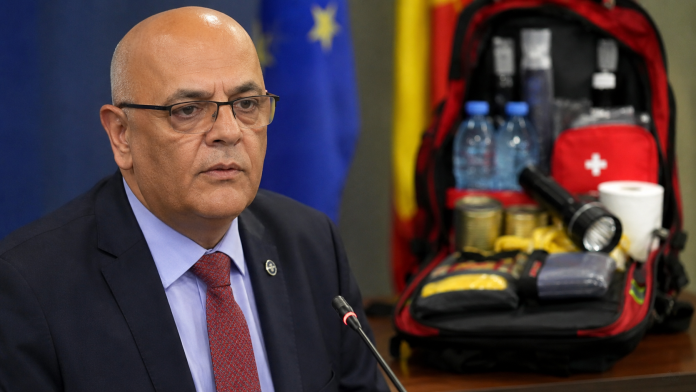 raed-arafat-rucsac-urgenta.jpg Raed Arafat și recomandările pentru pregătirea unui rucsac de urgență