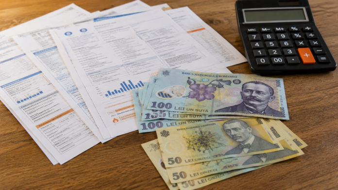 Facturi și bancnote românești reprezentând tichetele de energie acordate în 2026