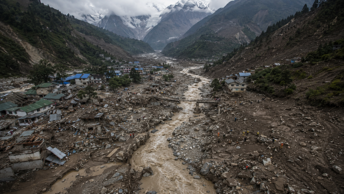 Urmările viiturii devastatoare provocate de prăbușirea unui ghețar în Nepal